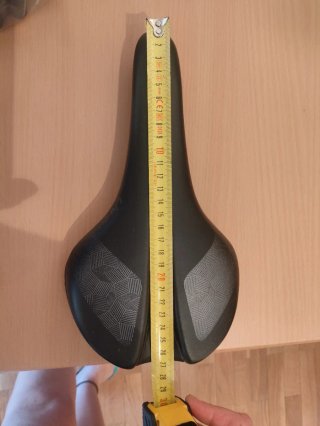 Sillín Liv Upright Mujer Negro