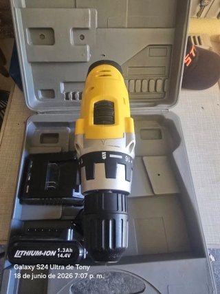 Taladro Atornillador Manstech con 2 Baterías