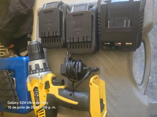 Taladro Atornillador Manstech con 2 Baterías