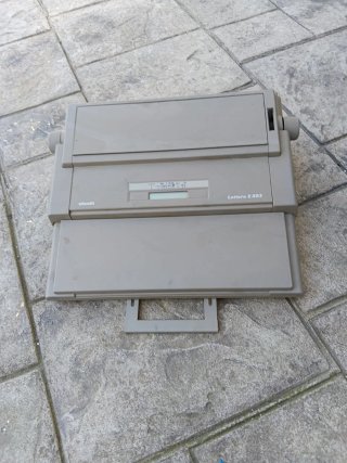 Máquina de escribir Olivetti Lettera E503
