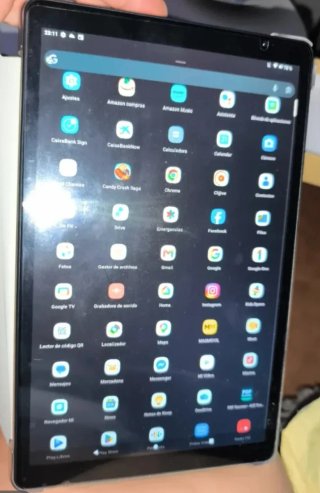 Tablet con teclado casi nueva URGE VENTA