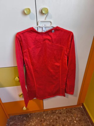 Camiseta térmica roja nieve
