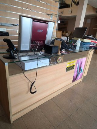 Mostrador de esquina para tienda