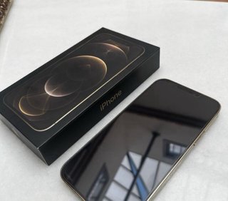 iPhone 12 Pro Dorado