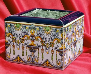 BELLISSIMO PORTA VASELLA CON PIASTRELLE DI MANISES - ANGELI
