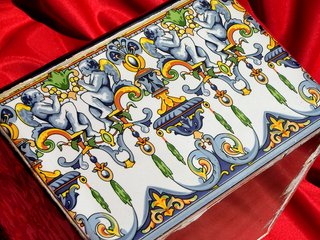 BELLISSIMO PORTA VASELLA CON PIASTRELLE DI MANISES - ANGELI