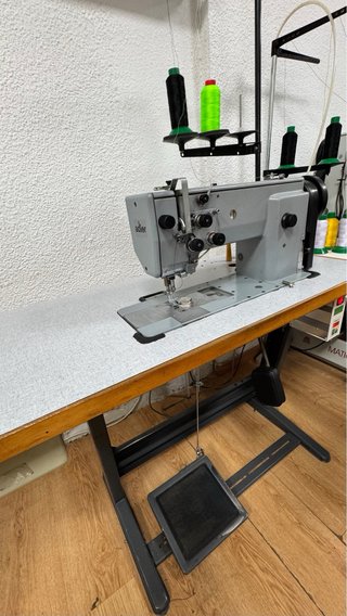 Máquina de coser industrial triple arrastre