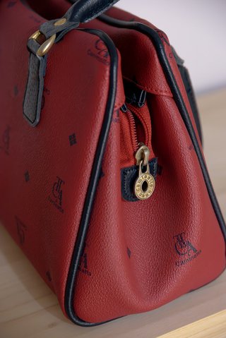 Bolso de mano Carlo Alberto rojo y negro