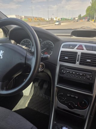 Peugeot 307 1.6 gasolina 2004