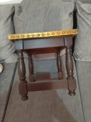 Mesa auxiliar madera y metal dorada