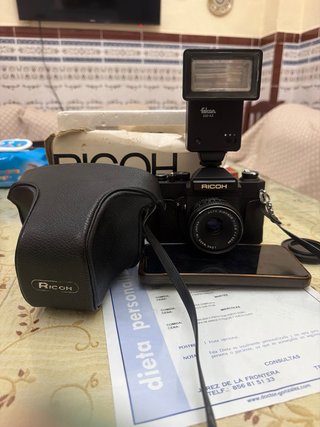 Cámara Ricoh 500 1976 + Flash Falcon