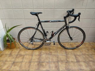 Bicicleta de carretera TRIGON
