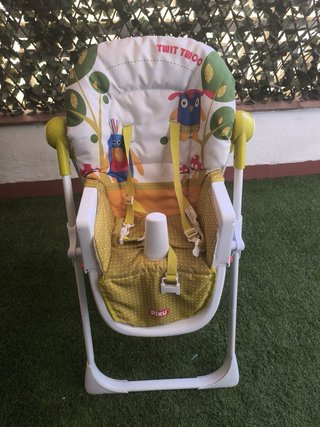 Trona de bebé Piku con estampado infantil