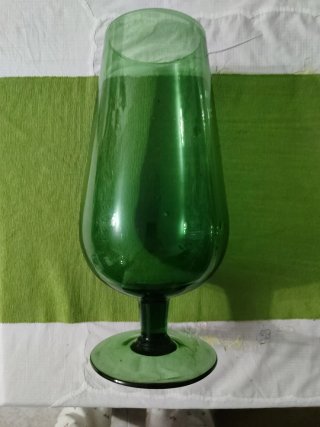 Jarrón grande de cristal verde