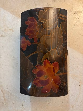 Arcón de madera negro con nacar
