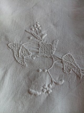 Lenzuola di lino ricamate