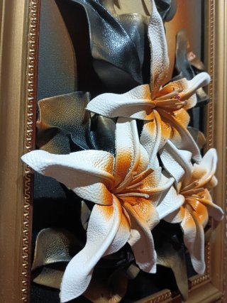 Cuadro Vintage Flores Relieve Dorado