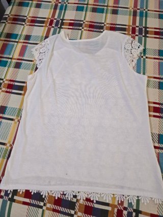 Camiseta blanca encaje mujer