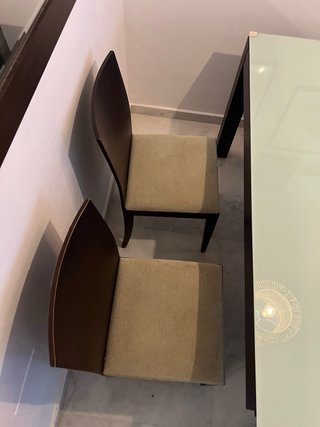Mesa de comedor grande de cristal y madera