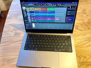 MacBook Pro 14 M1 Max 32GB RAM 24 núcleos GPU
