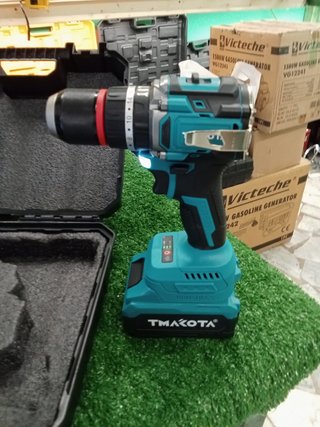 Trapano avvitatore e percussioni Li-Ion Makota