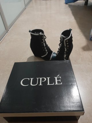 Botines Cuplé negros y turquesa