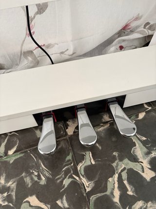 Piano blanco
