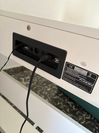 Piano blanco
