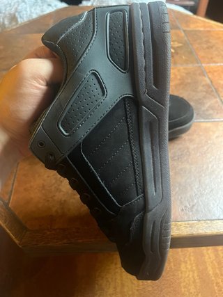 Zapatillas Globe Tilt Negras
