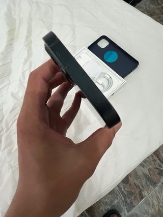 iPhone 13 Nero/Blu Marina + Custodia