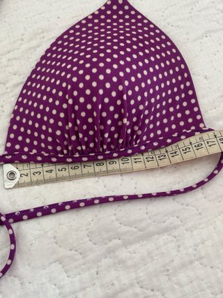 Top bikini viola pois imbottito triangolo
