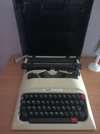 Olivetti Lettera 12 Máquina de Escribir