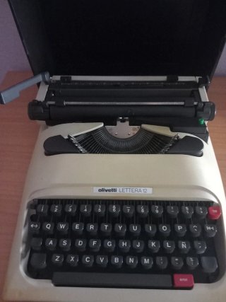 Olivetti Lettera 12 Máquina de Escribir