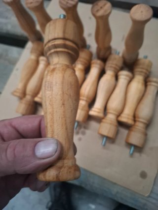 Mangos para asadores de madera tratada