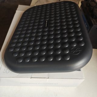 Reposapiés Navaris ergonómico