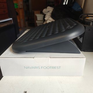 Reposapiés Navaris ergonómico