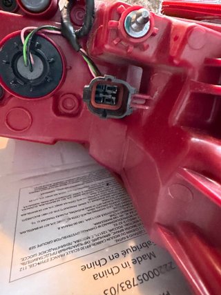 Pilotos Traseros Hyundai Kia 92401-F1600 92402-F16