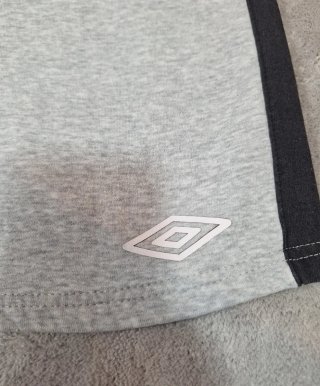 Pantalón Corto Deportivo Umbro Gris