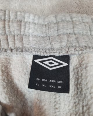 Pantalón Corto Deportivo Umbro Gris