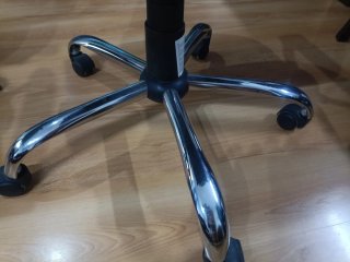 Sillas de oficina negras (2 unidades)