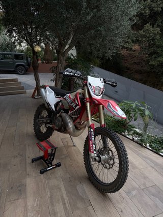 Moto Rieju MR 300 – Motor GasGas 250cc.