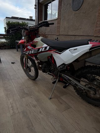 Moto Rieju MR 300 – Motor GasGas 250cc.