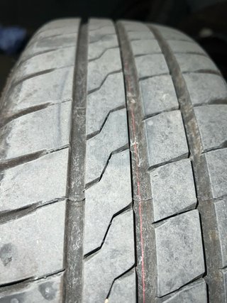 4 Llantas con Gomas acepto cambios