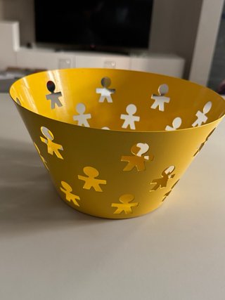 Portafrutta Alessi giallo in metallo
