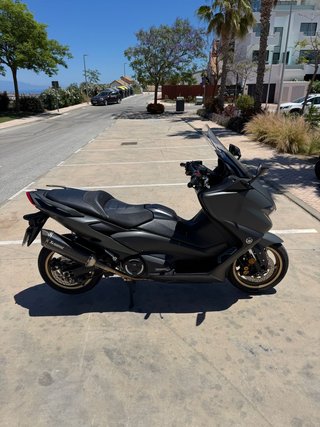 Yamaha TMAX 560 Tech MAX gris