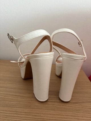 Sandalias de plataforma blancas talla 36