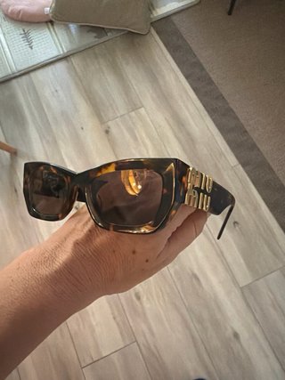 Gafas de sol Miu Miu originales logo dorado