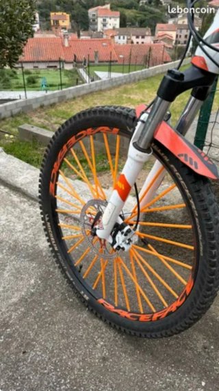 Bicicleta Lapierre Montaña Naranja
