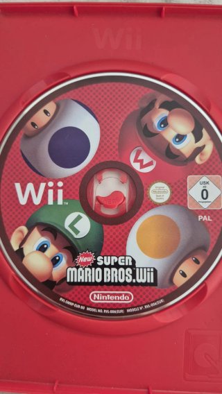 Pack Super Mario: Gioco originale Wii + figura