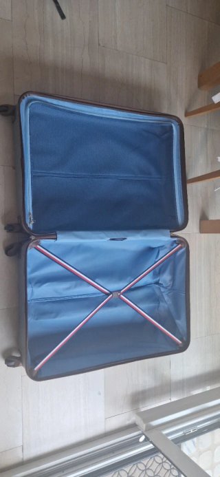 Maleta Tommy Hilfiger Grande Gris